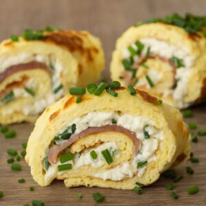 Twarogowe roladki z wędzonym łososiem